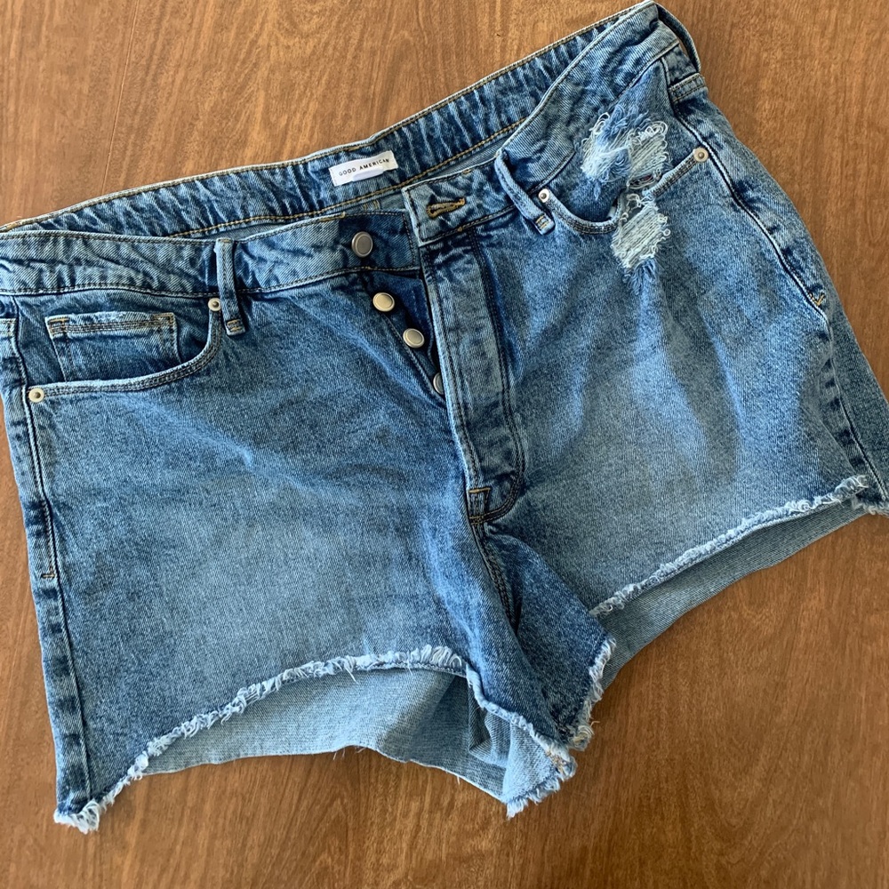Good American Denim Bombshell Short